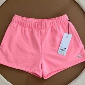ALO Yoga accolade shorts neon bubblegum-XS